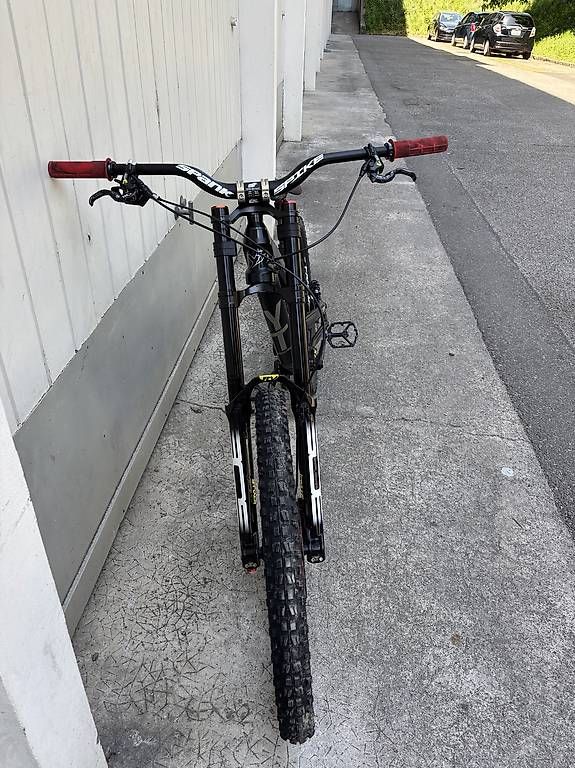 Vélos: YT Thues 27,5" – D'occasion à Grand-Lancy par smo_xv2h 2