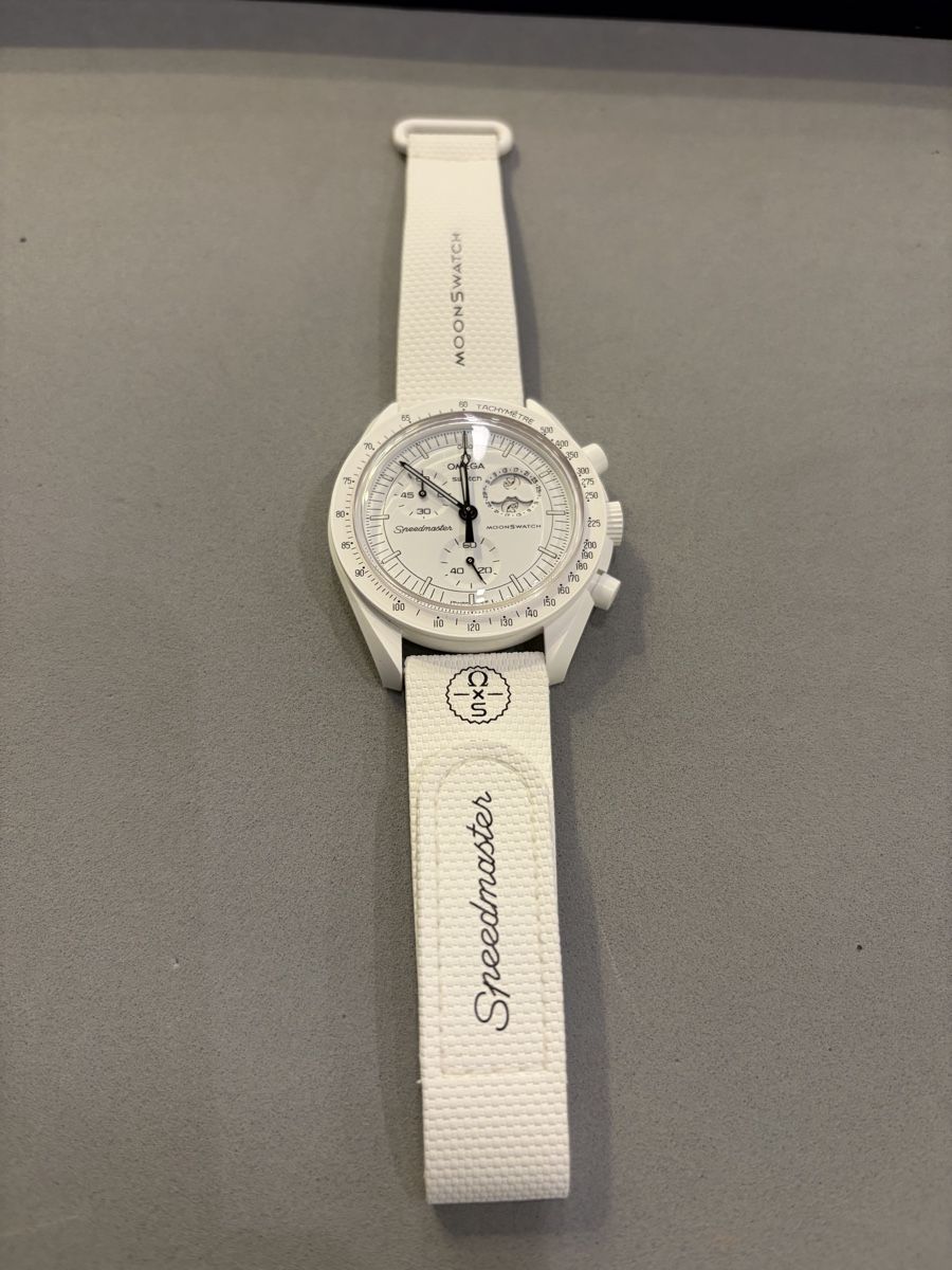 Swatch Orologi: Swatch moonphase snoopy white – Usato da Vevey venduto da Eiden77 1
