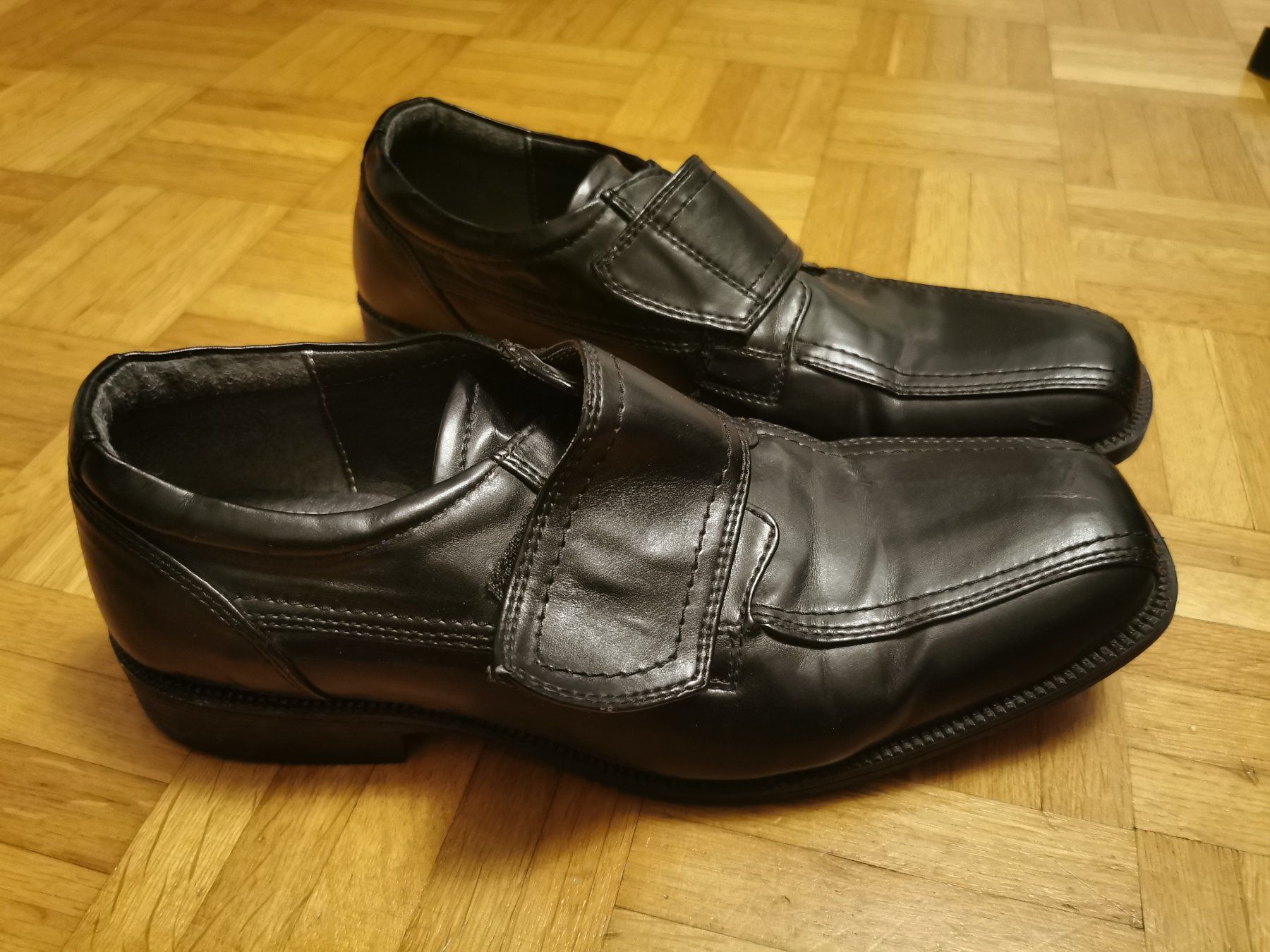 Scarpe per ragazzi: Halbschuhe Gr. 40 – Usato da Basel venduto da Roundtrip 3