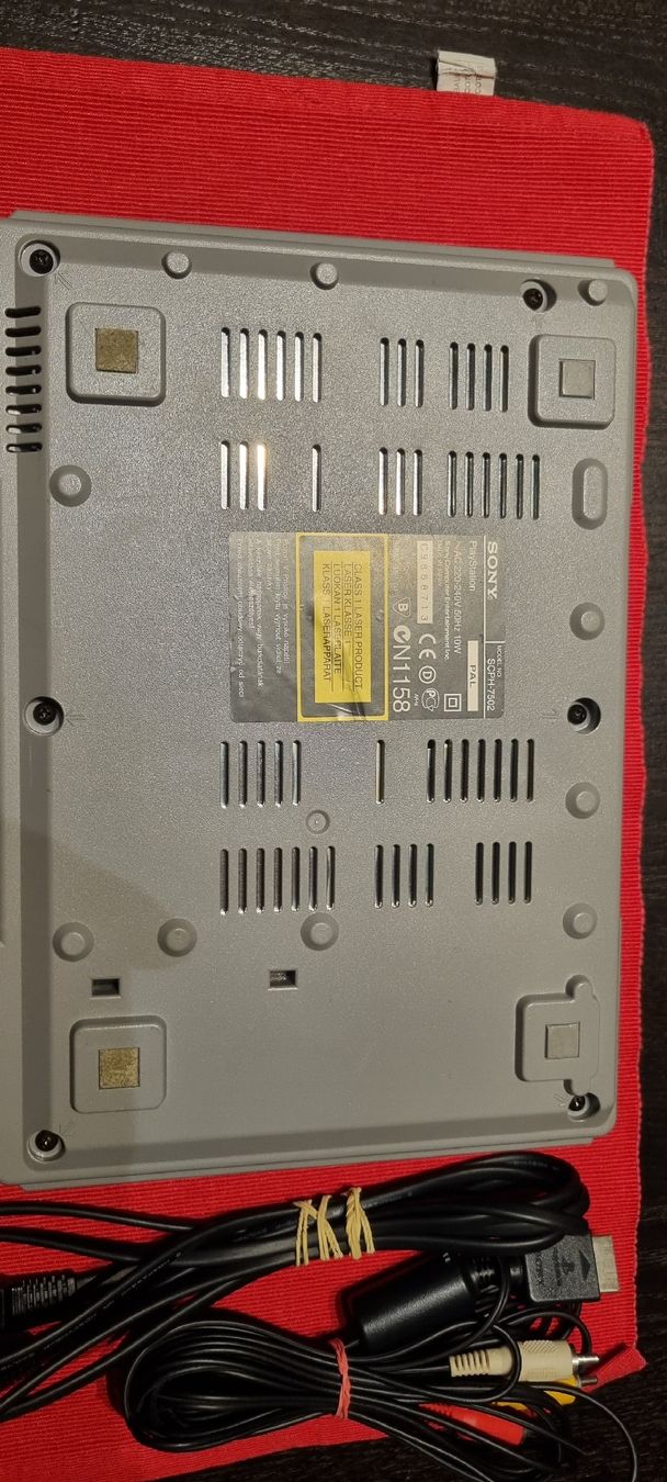 Sony Console: Sony PlayStation 1 Console - Retro Gaming Fun! – Usato da Allschwil venduto da NDSS9483 2