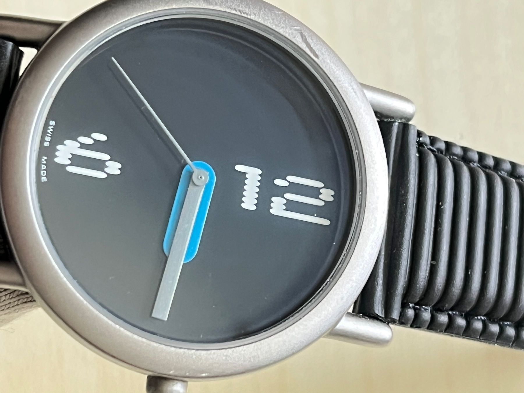 Uhren: Kultige Uhr, Schweizer Design – Gebraucht aus Grenchen von chththl 3