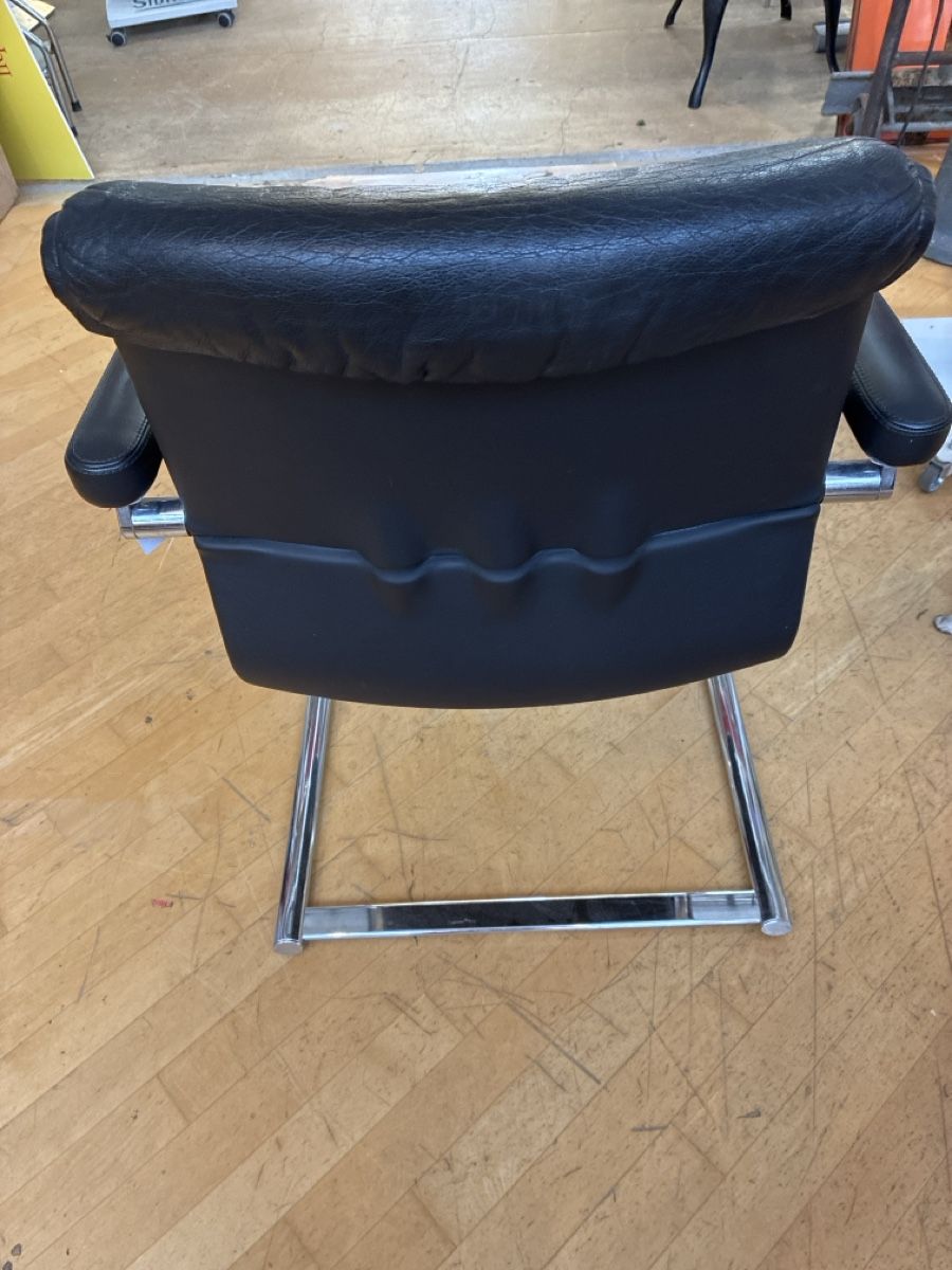 Girsberger Sedie: Girsberger  Trilax  Leder Schwarz, – Usato da Murgenthal venduto da casatualiq 2