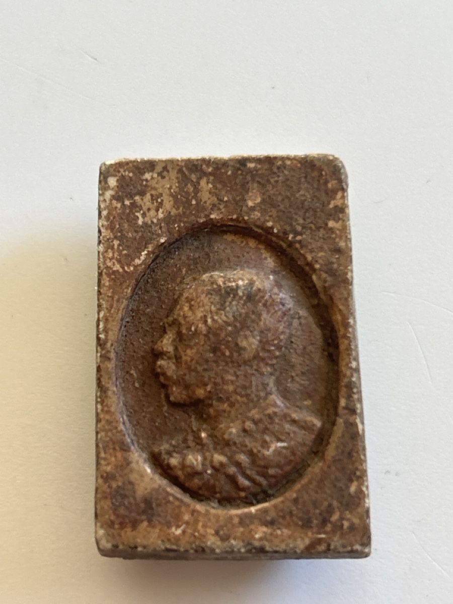 Medaglie: Amulett mit Mönch Buddha Statue (S37) – Usato da Neuenhof venduto da SchnaeppliAllerlei 1