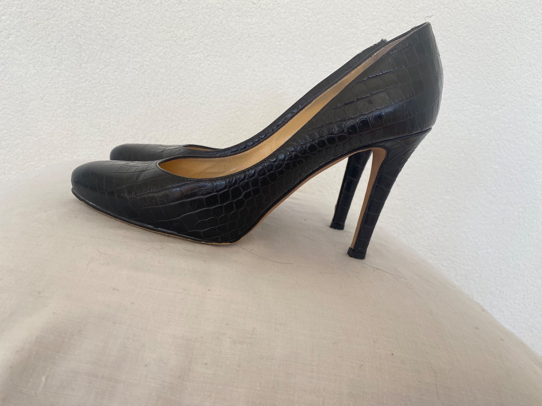 Jimmy Choo Scarpe da donna: Jimmy Choo, Pumps mit Kroko-Print – Usato da Zürich venduto da Fashionparade