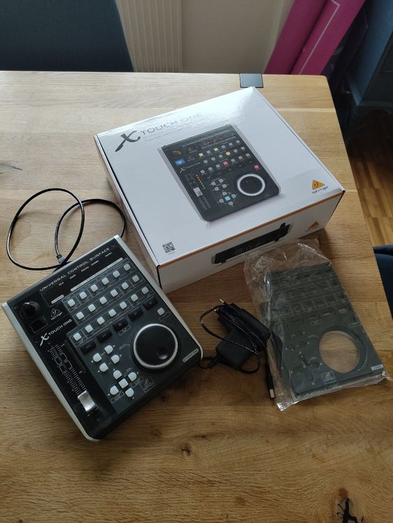 Midi Foot Controller Behringer X-Touch One - DAW Control
