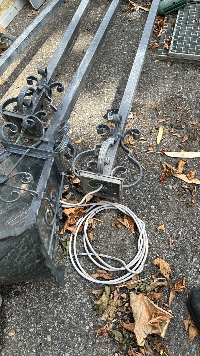 Lampen: Antike Aussenbeleuchtung massiv 4 Stück – Gebraucht aus Oberriet SG von Wildi9 2