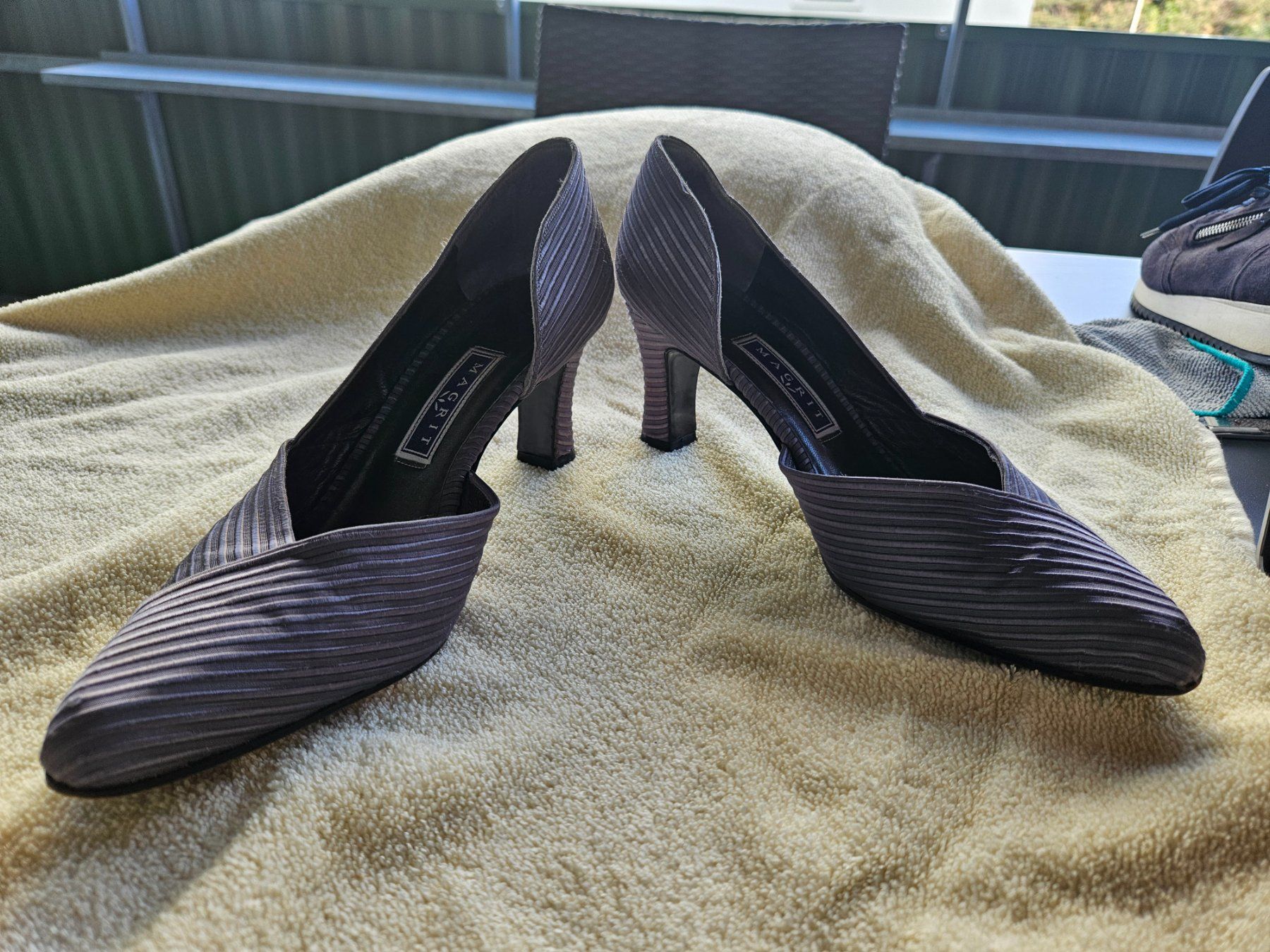 Scarpe da donna: Pumps Marke Magrit – Usato da Basel venduto da wurzelstein 1