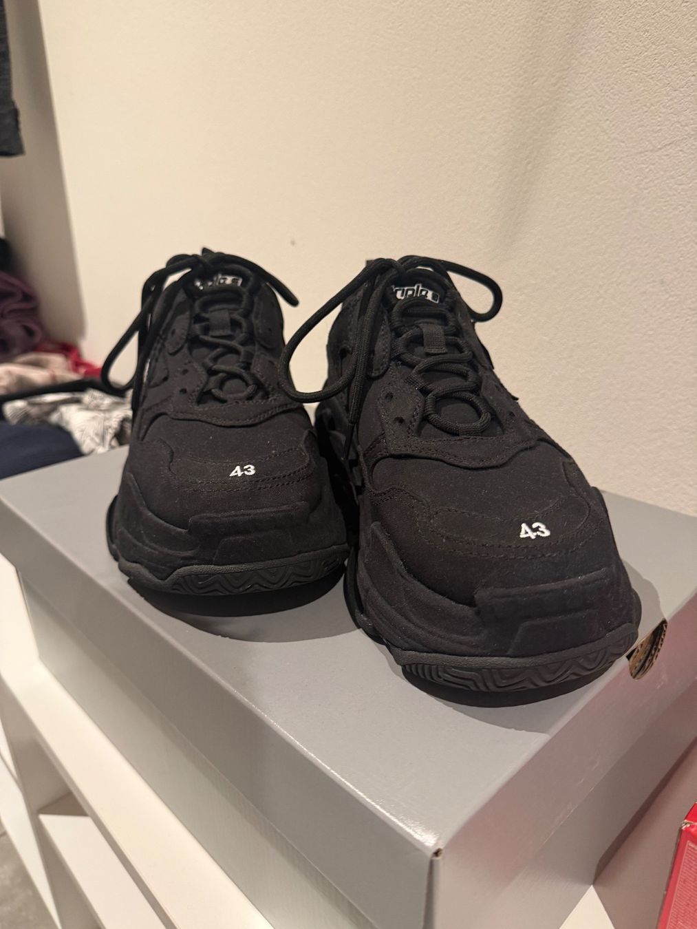 Balenciaga Scarpe da uomo: Balenciaga Triple S Gr. 43 – Nuovo (secondo la descrizione) da Küssnacht am Rigi venduto da kuma479
