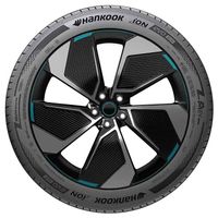 4 neuwertige Reifen Hankook ION Evo 235/55 18 Zoll vom Tesla