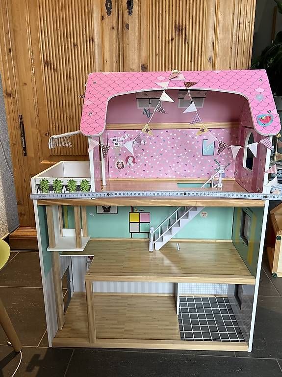 Puppenhäuser & -möbel: Puppenhaus mit Klingel – Gebraucht aus Winterthur von kayas13