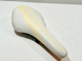 VELO FELT Leather Saddle Sattel 265g / 2609