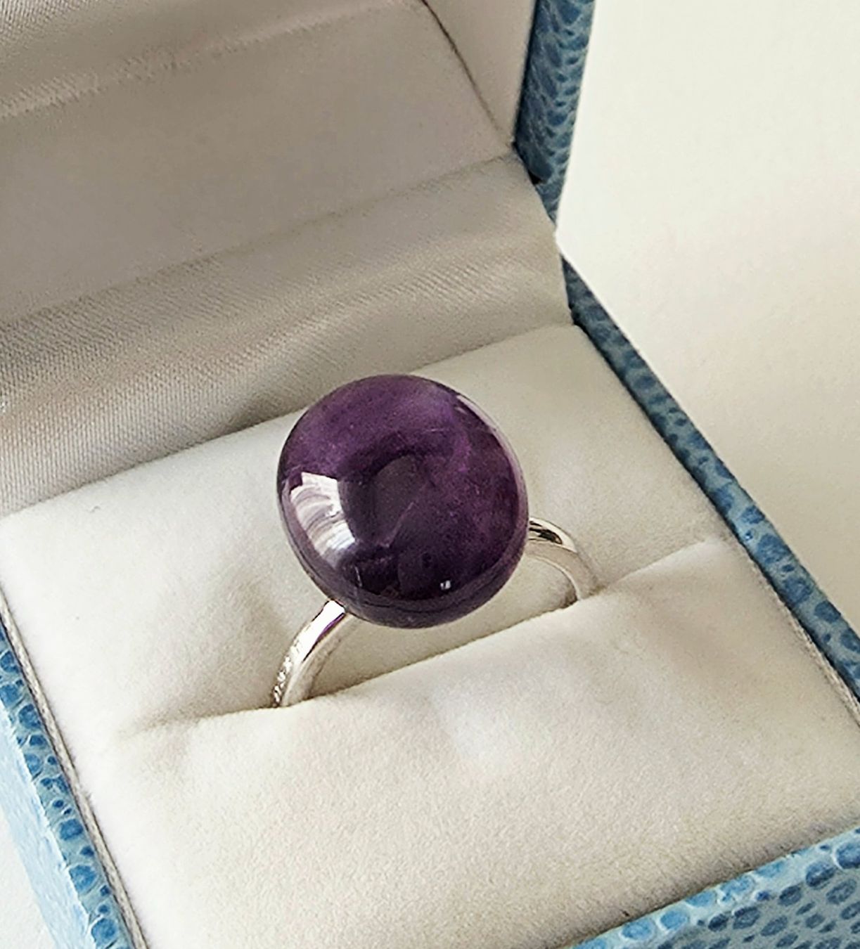 Anelli: Moderner Cabochon Natur-Amethyst Silberring 925 - Neu – Nuovo e nell'imballaggio originale da Uetikon am See venduto da Coralreef 1