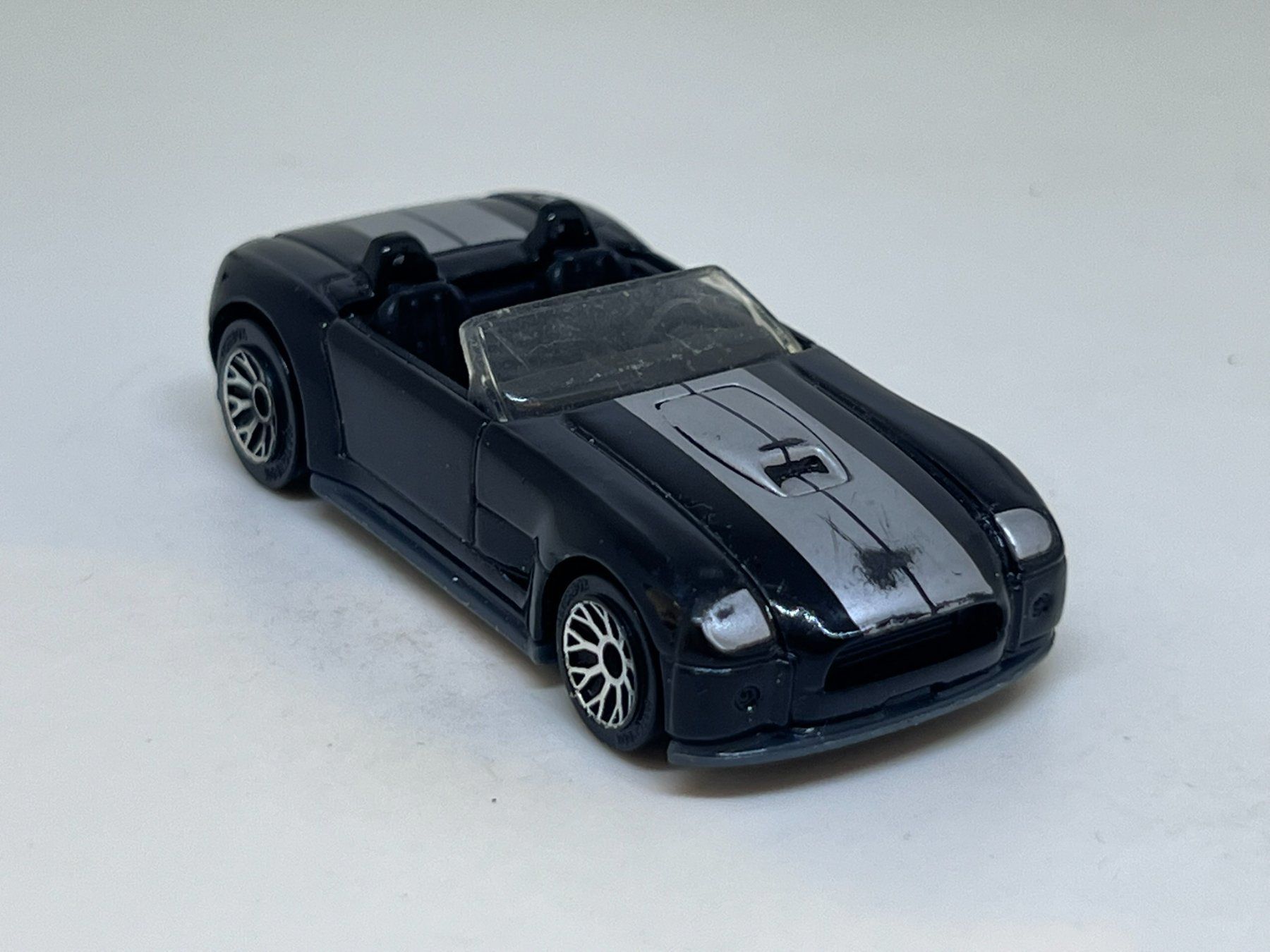 Matchbox Modellini d'auto: Matchbox Ford Shelby Cobra Concept #661 – Usato da Wildegg venduto da LaaBoutique