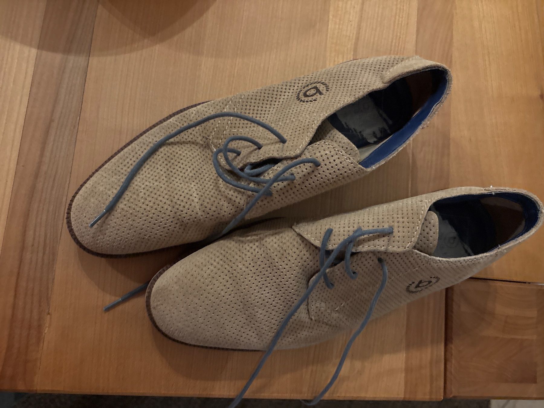 Bugatti Scarpe da uomo: Bugatti chaussure taille 42 – Usato da Blonay venduto da Ollorvi