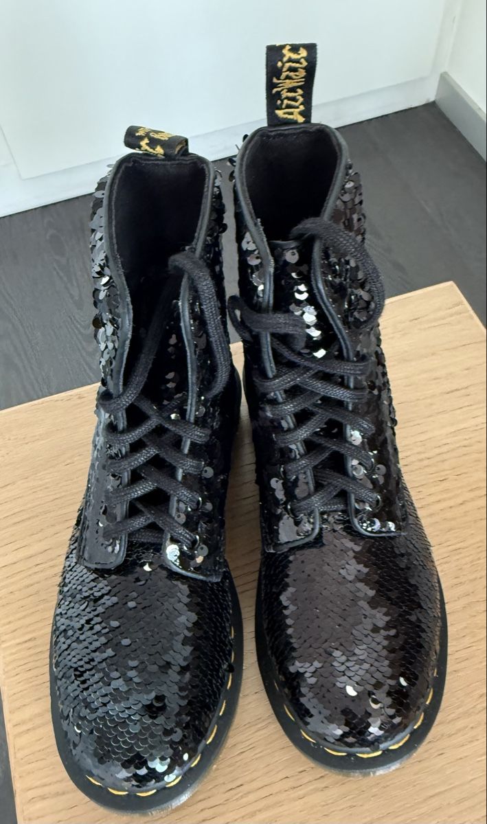 Dr. Martens Damenschuhe: Dr. Martens Pascal à sequins t.36 – Neu (gemäss Beschreibung) aus GRIMISUAT von toinou