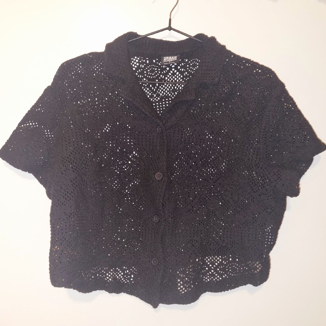 Blusen: Kurze Hemdbluse in Häckeloptik, Schwarz, Gr. S – Neu (gemäss Beschreibung) aus Olten von User.xyz