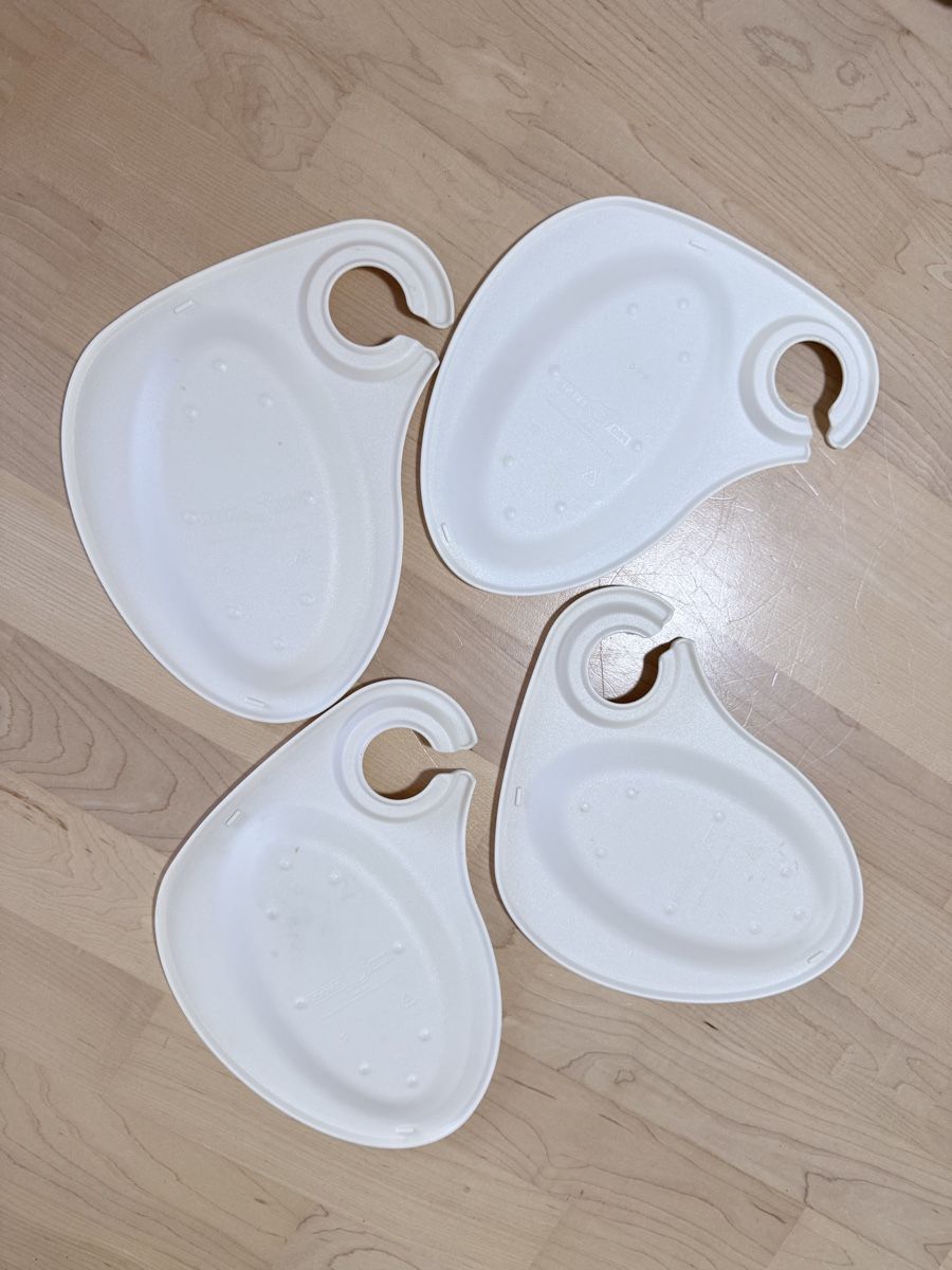 Piatti: Set of 4 Oval Plates with Handle Holder – Usato da Cham venduto da cec_b78y 1