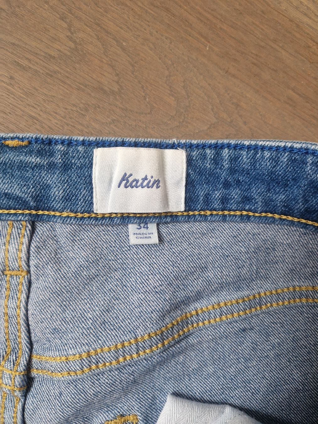 Jeans: Kurze Jeans von der Marke Katin – Nuovo e nell'imballaggio originale da Solothurn venduto da ngl_g29p 2