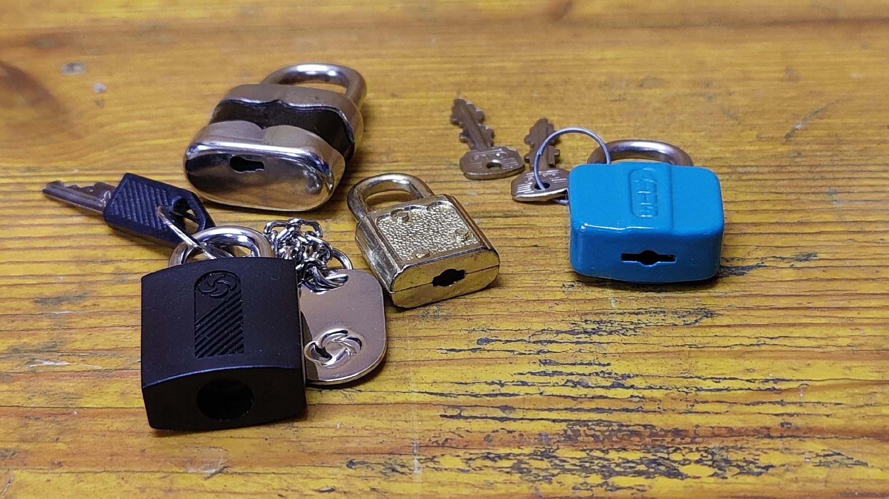 Abus Lucchetti: Vintage Vorhängeschlösser (L3) – Usato da Neuenhof venduto da SchnaeppliAllerlei 1