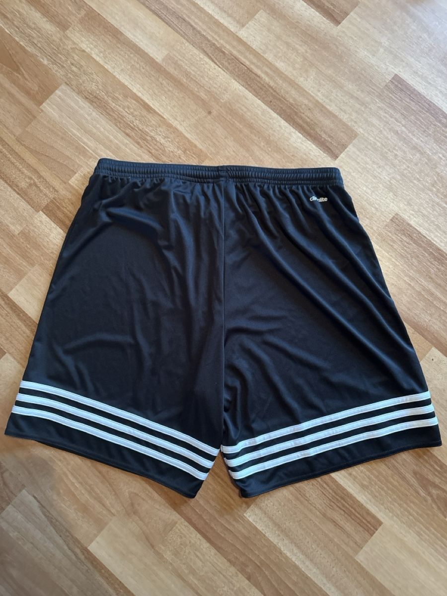 Adidas Pantaloni: Adidas Short Gr. L schwarz einf. Bundweite ca. 40 cm – Usato da Wald AR venduto da sim_m9vw 2