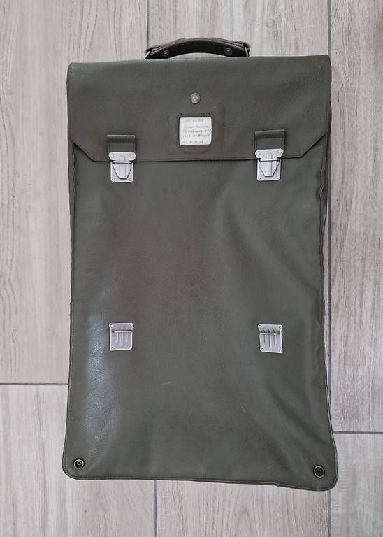 Schweizer Armee Borse: Original Schweizer Armee / Dokumentenkoffer Olivgrün – Usato da Staffelbach venduto da MrMH