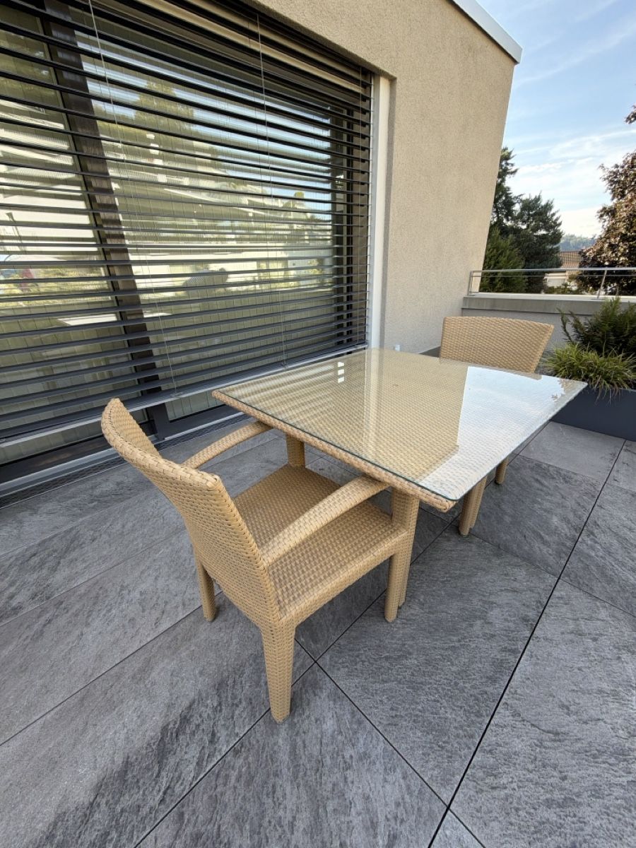 Tables: Rattan Esstisch Outdoor – D'occasion à Unterkulm par jes_cqj8 1