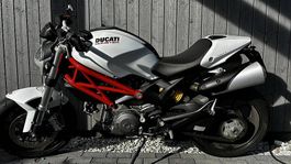 Ducati Monster 796M ABS