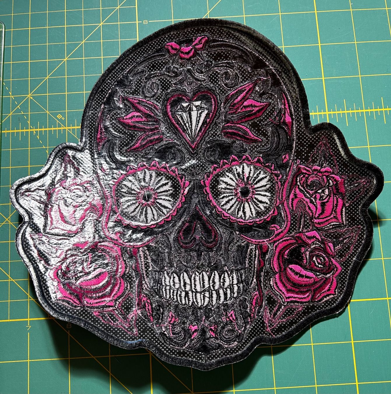 Toppe: Patch crâne rose à coudre sur veste ou autre support – Nuovo (secondo la descrizione) da Bouveret venduto da sev_qj7l 2