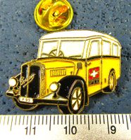 POSTAUTO OLDTIMER AUTO BUS PIN GEPRÄGT GOLDIG PTT