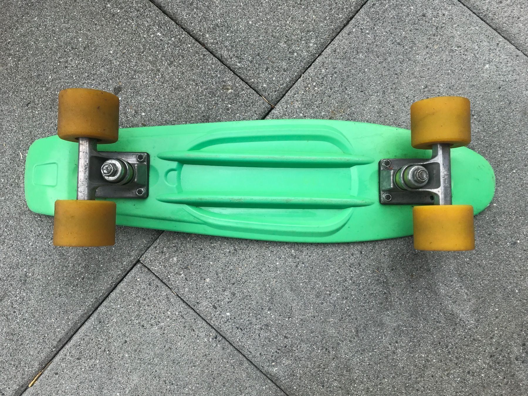 Penny Skateboards Skateboards: Skateboard / Pennyboard grün – Gebraucht aus Bremgarten AG von Belana0 2