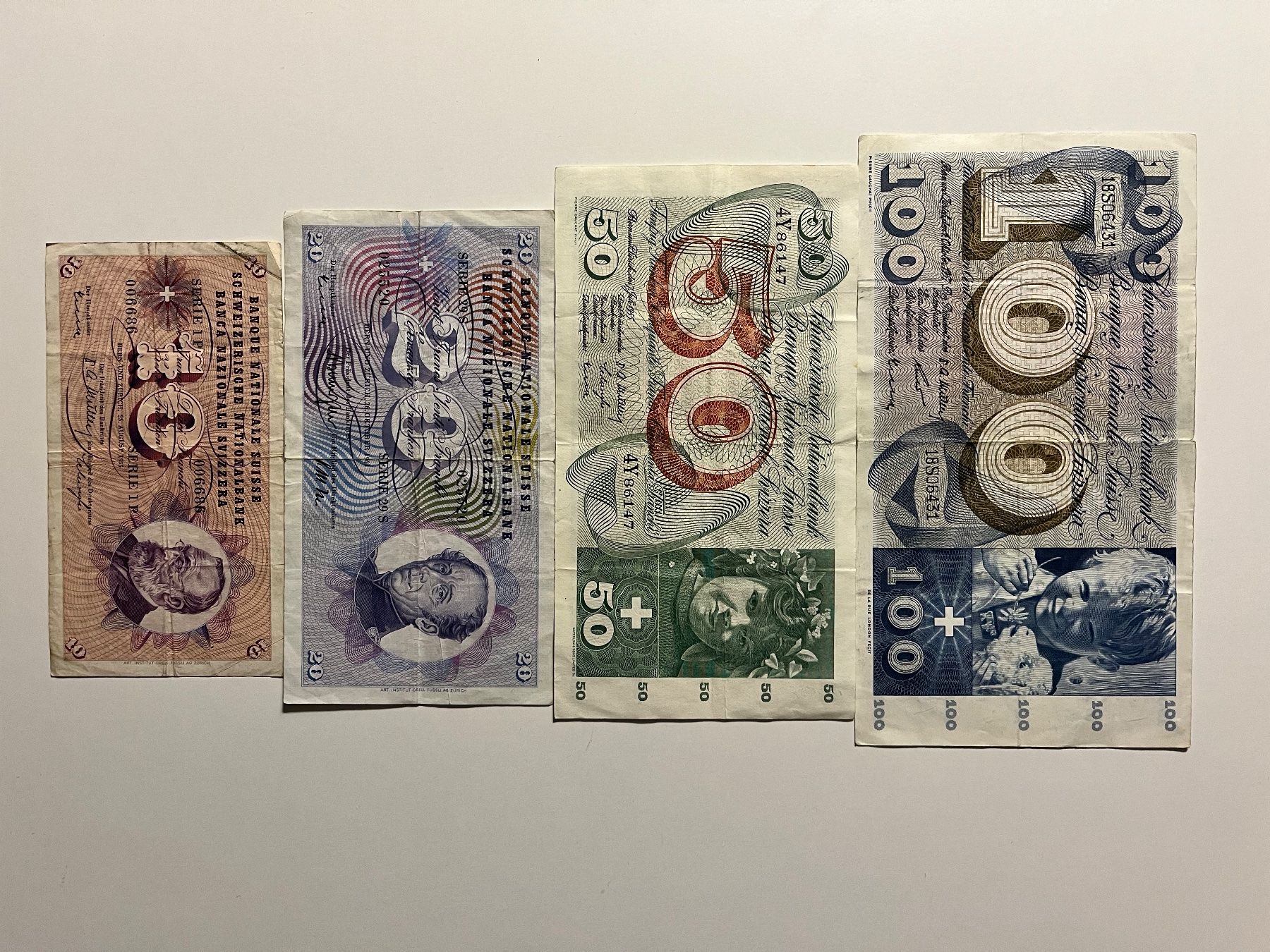 Banconote: Set von 4 Schweizer Banknoten – Usato da Bonstetten venduto da Dargslan 1