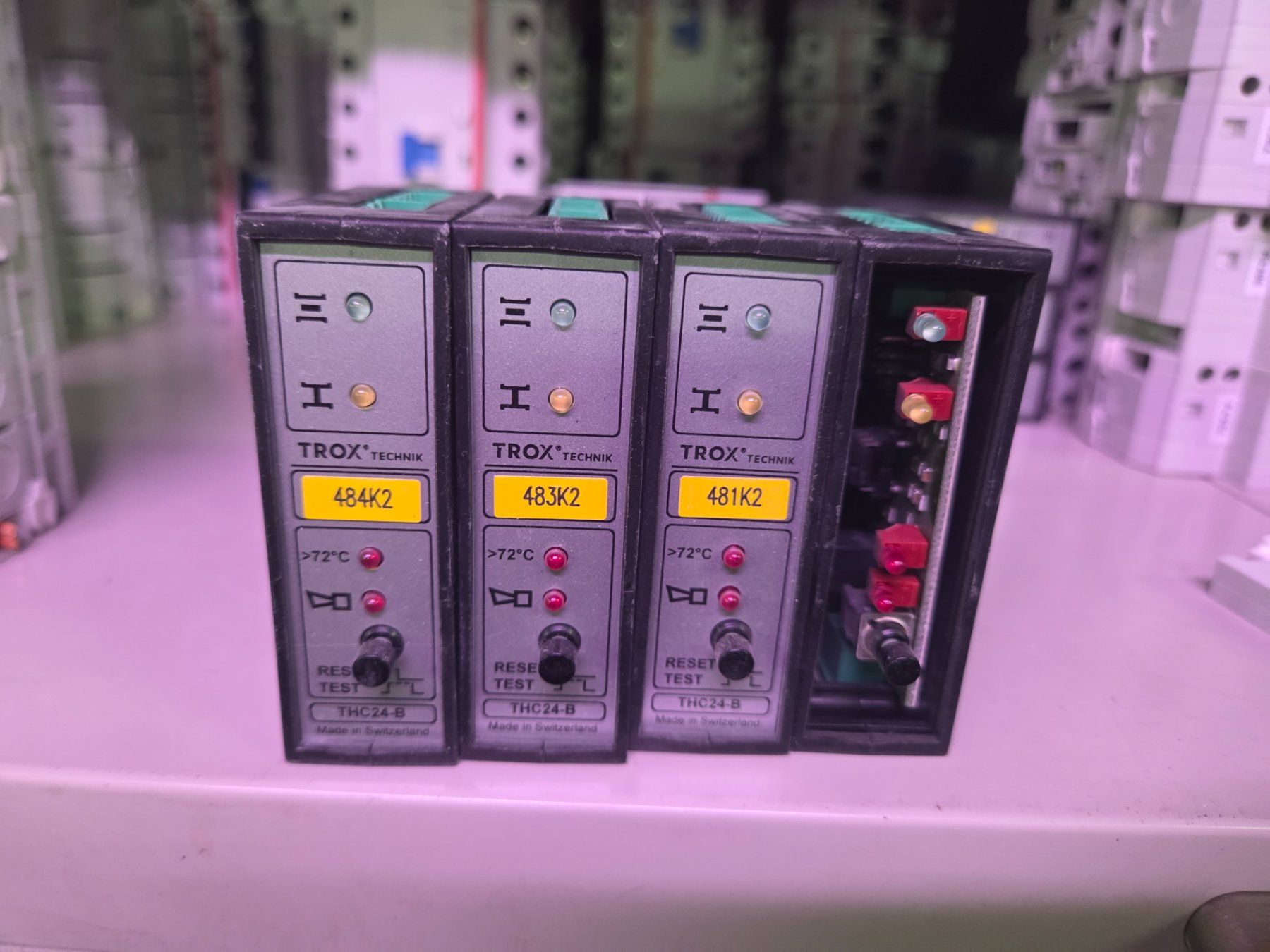 Composants électroniques: Trox Technik THC24-B Steuergerät gebraucht – D'occasion à Zürich par Alibaba1234 5