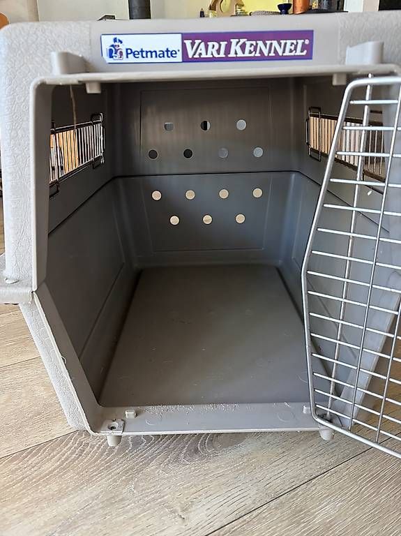 Käfige, Transport & Sicherheit: Hundebox – Gebraucht aus Grafenried von Timonen