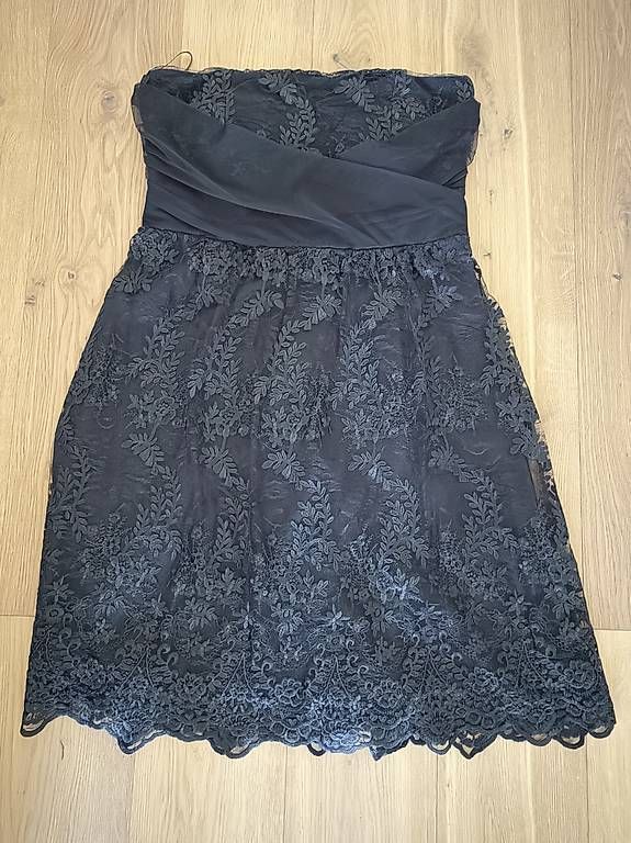 Robes: Festliches Kleid – D'occasion à Schwarzenburg par SchoggoLoggo
