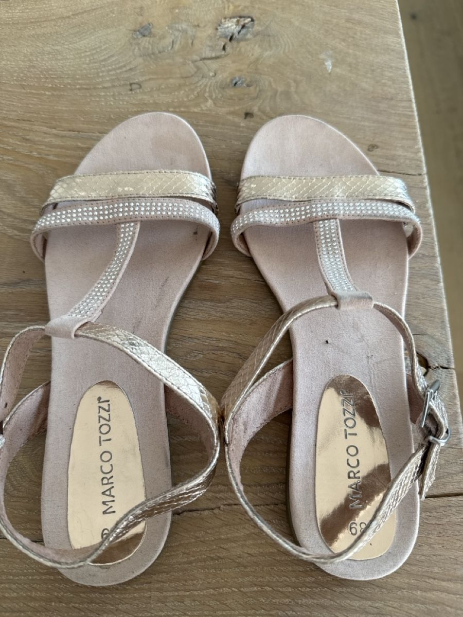 Scarpe da donna: Marco Tozzi Sandalen, Gr. 39, Golg – Usato da Münsingen venduto da saenny79 1