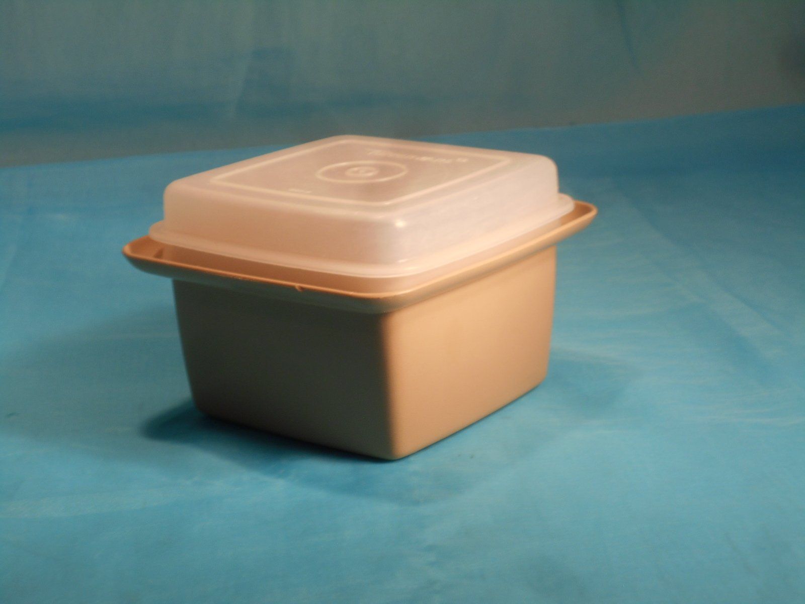 Tupperware Contenitori & Simili: Tupperware Behälter, 9 x 9 x 6cm – Usato da Bellach venduto da JingleCherry 1