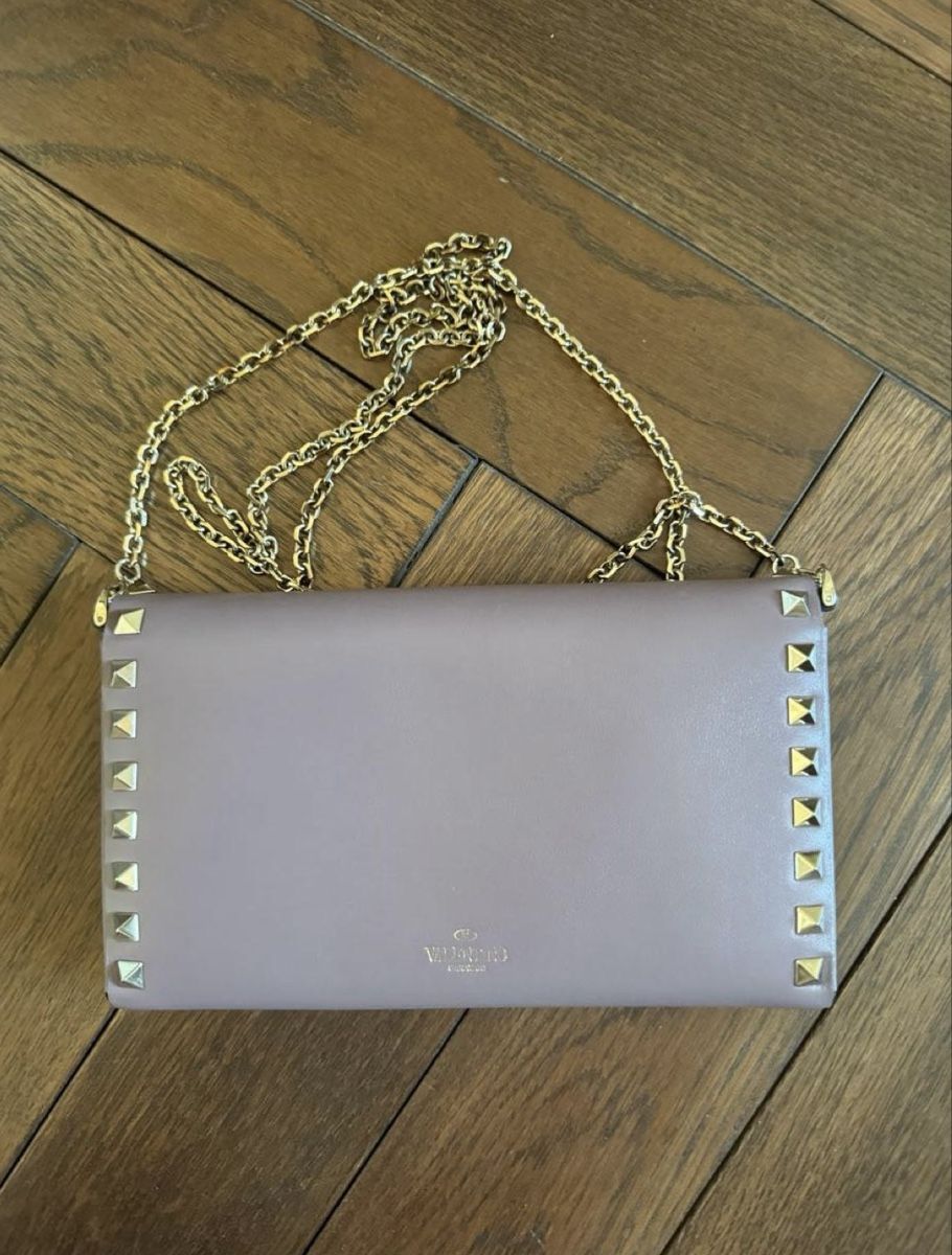 Valentino Borse da donna: Valentino Garavani Rockstud Chain clutch – Nuovo (secondo la descrizione) da Henniez venduto da kru_r8sj