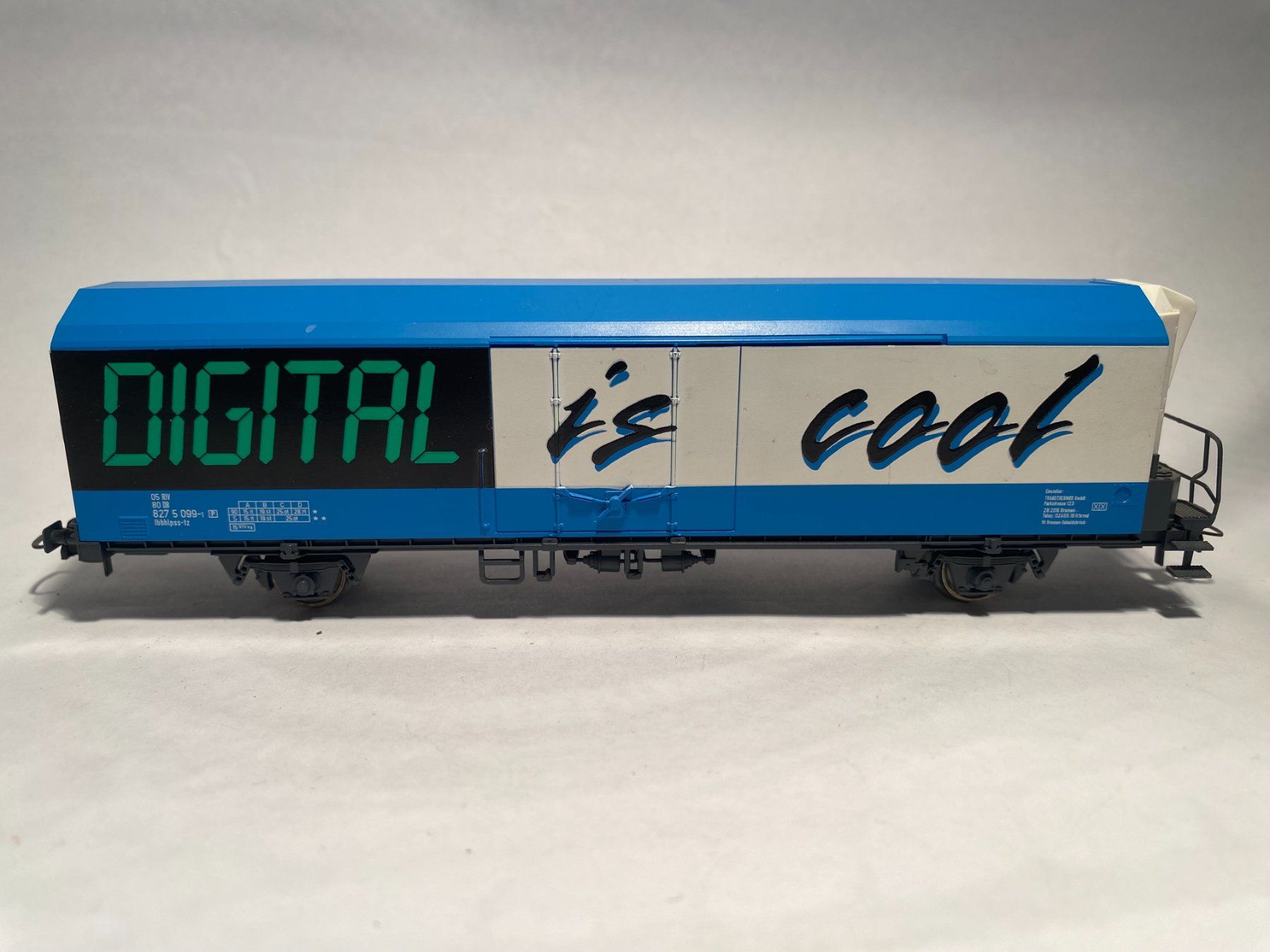 Roco Modelleisenbahnen: ROCO  Kühlwagen DIGITAL IS COOL, DC Achsen – Defekt aus Buchrain von Modellbahn11 1