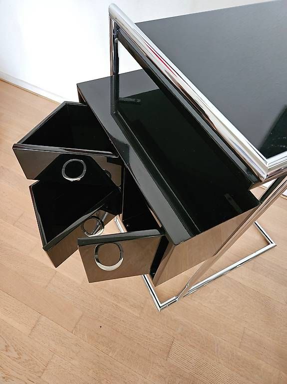 Tavoli da trucco: Petite Coiffeuse ClassiCon Eileen Gray – Usato da Bern venduto da Cogo03 3