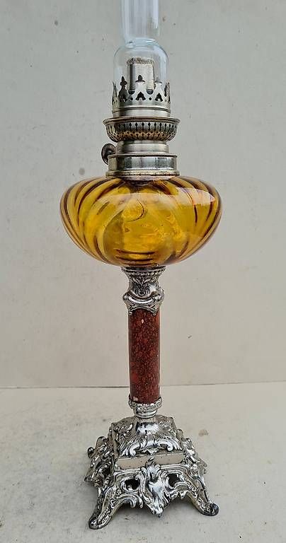 Lampen: Alte Petroleumlampe mit Bernsteinglas um 1900 versilbert – Gebraucht aus Frasnacht von Carawill 4