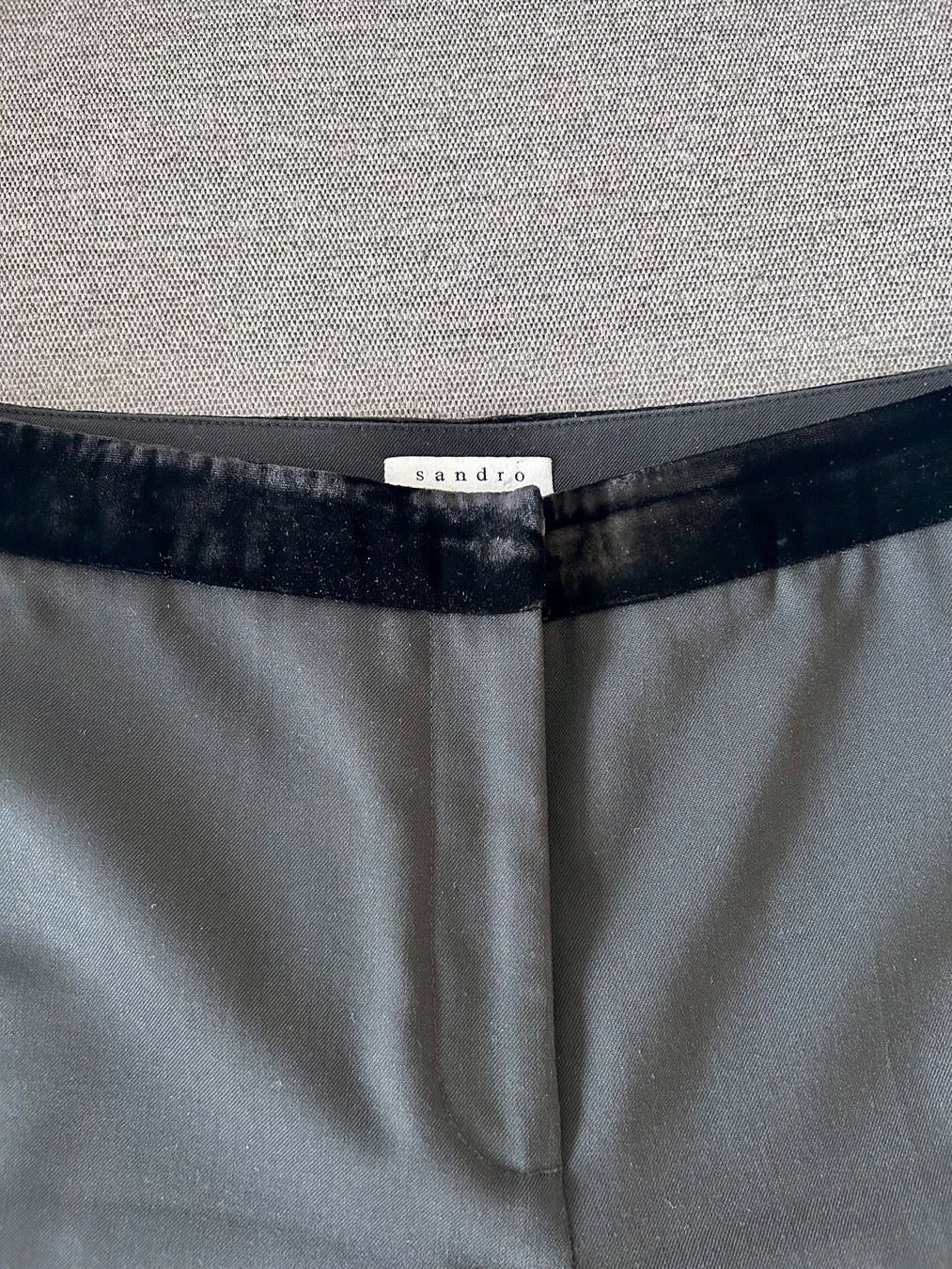 Sandro Pantaloni: Sandro Hose | XS (34) – Usato da Zürich venduto da Hermia 1