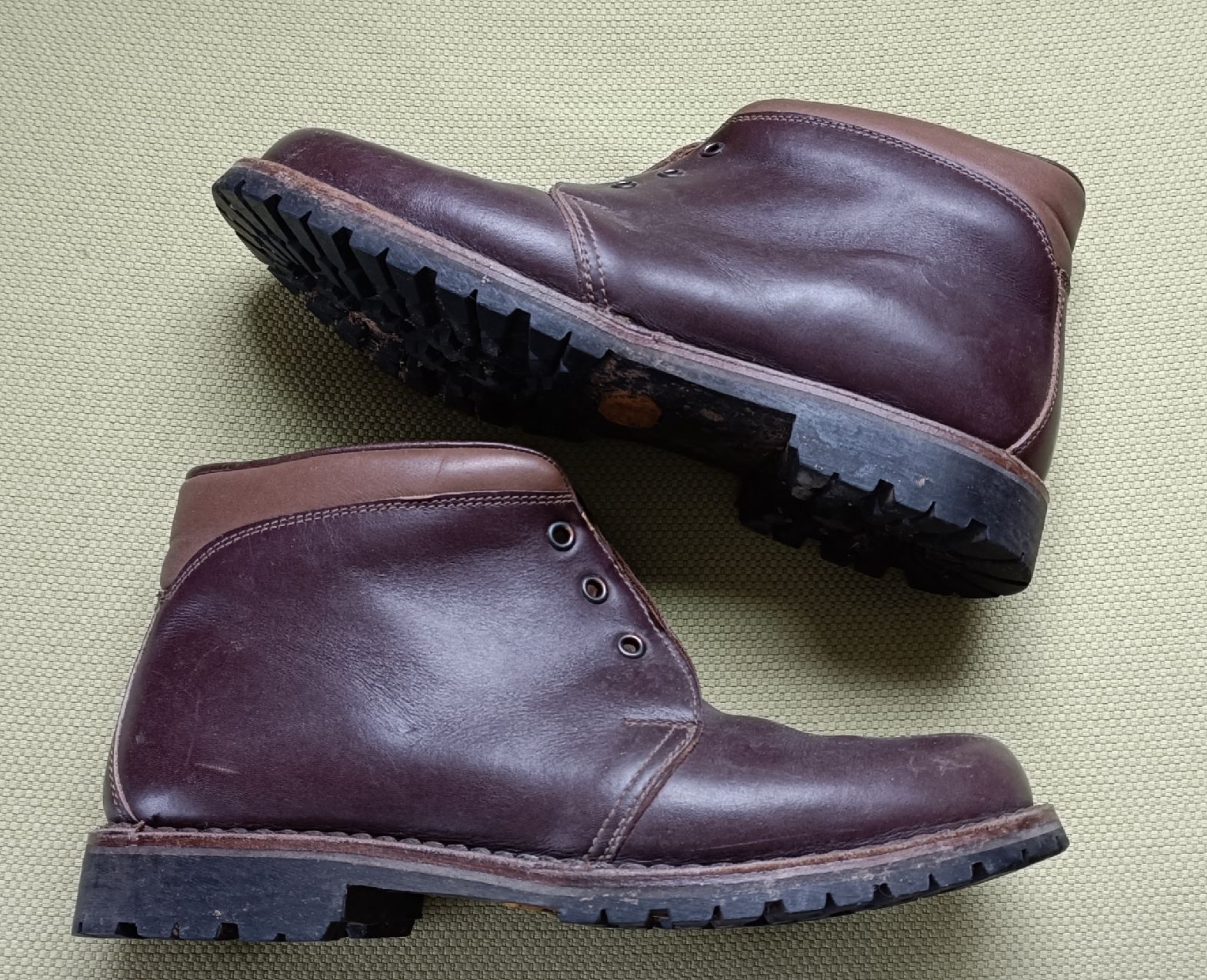 Vibram Scarpe da uomo: Leder Boot mit Vibram Sohle Gr 43 – Usato da Porza venduto da tbch 1