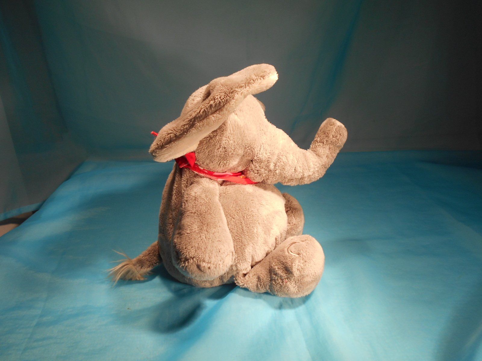 Nici Giocattoli: NICI Elefant mit Herz, L: 25cm – Usato da Bellach venduto da JingleCherry 1