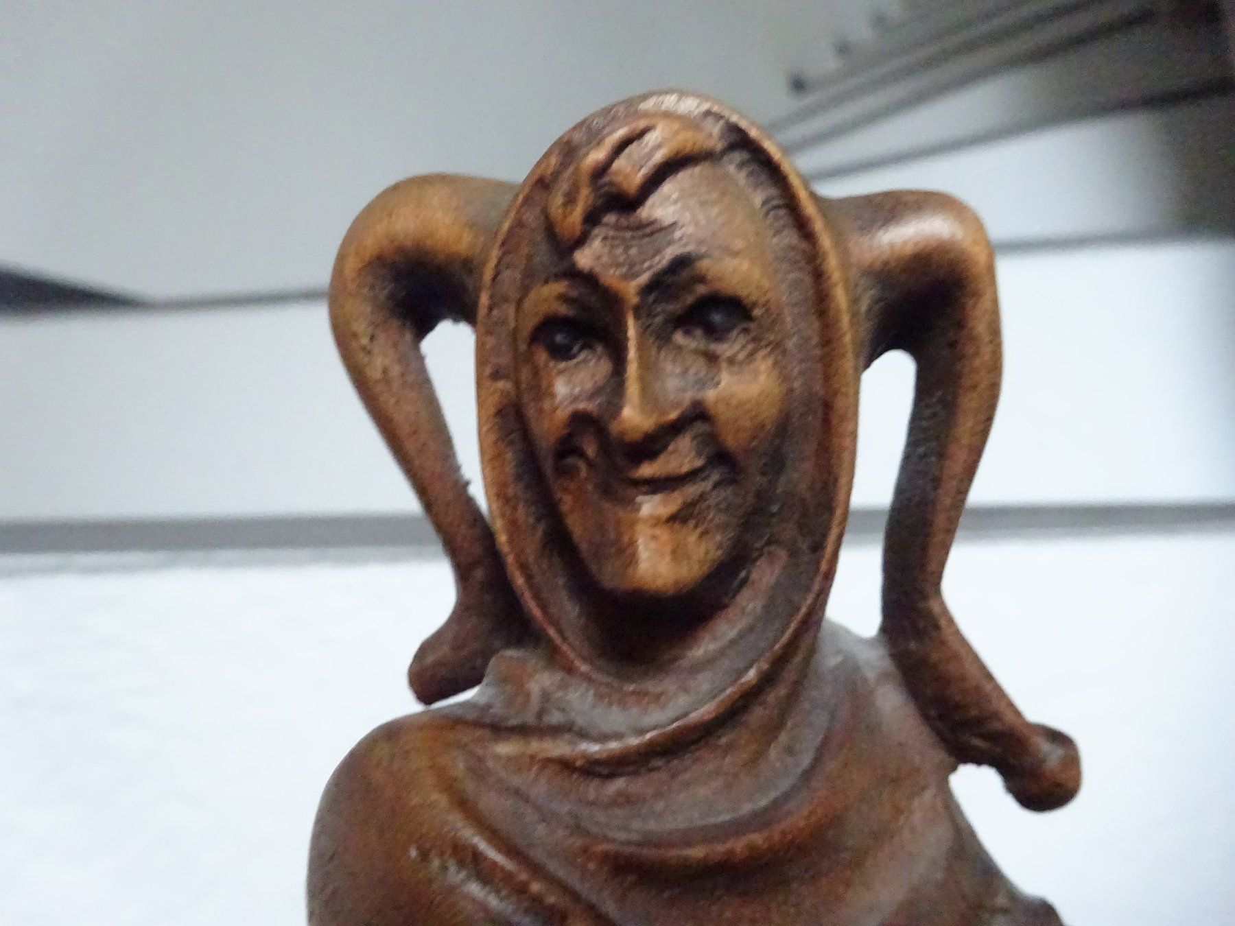 Skulpturen & Statuen: Skulptur / Till Eulenspiegel mit Eule + Spiegel – Gebraucht aus Esslingen von eintagammeer 4
