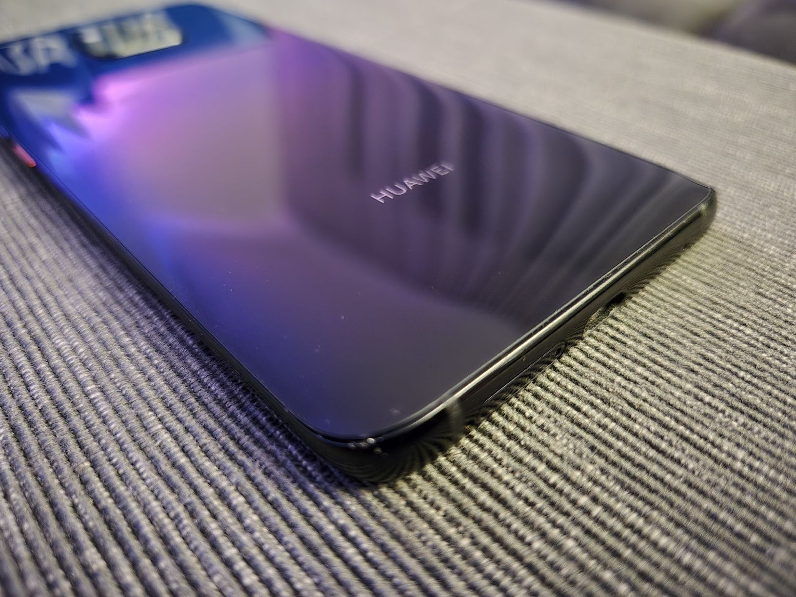 Huawei Telefoni cellulari / Smartphones: Huawei Mate 20 Pro in der Farbe Twilight – Usato da Niederbuchsiten venduto da pumpingpopeye 5