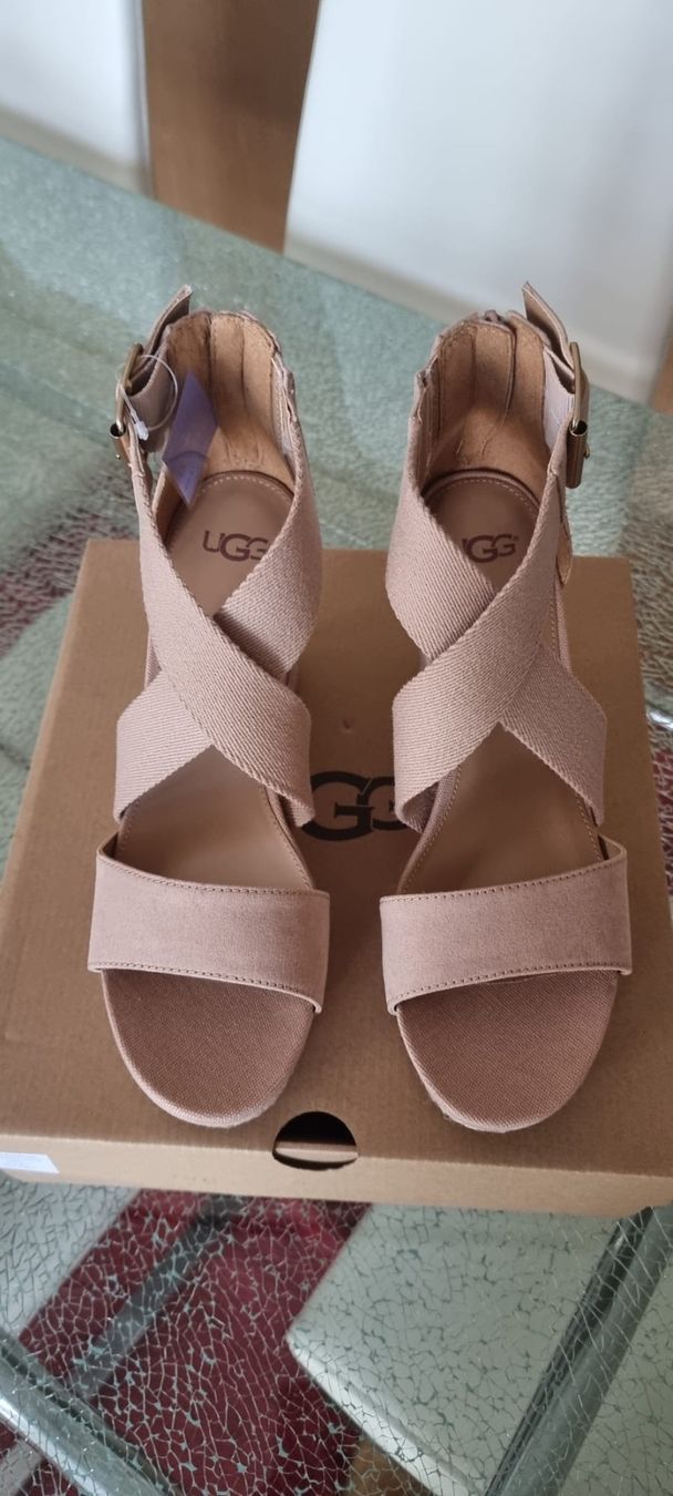 Ugg Damenschuhe: UGG Gr. 40 – Neu und originalverpackt aus Luzern von Reni025
