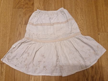 Jolie jupe fille taille 110