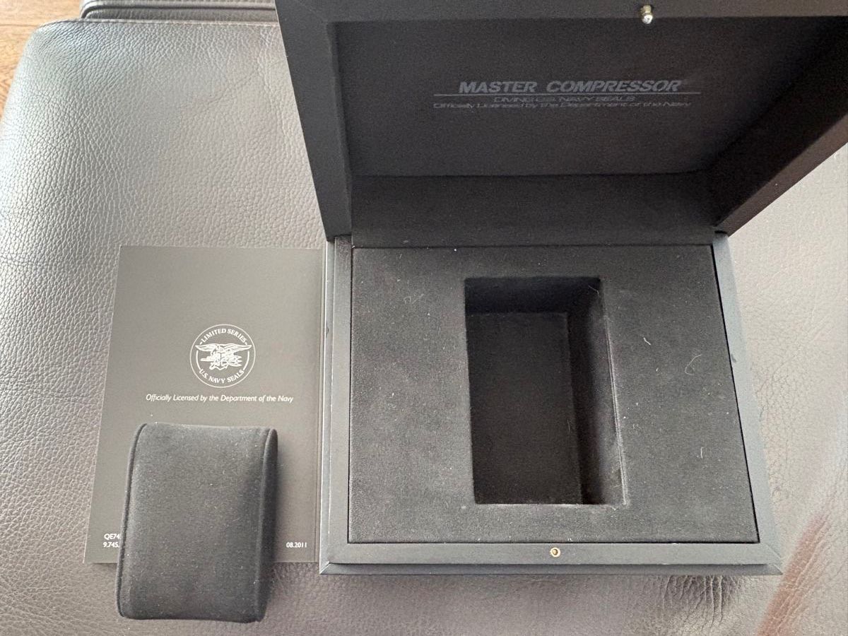 Scatole porta orologi: JLC display box and booklet – Usato da Belmont-Lausanne venduto da gtiz52006 1