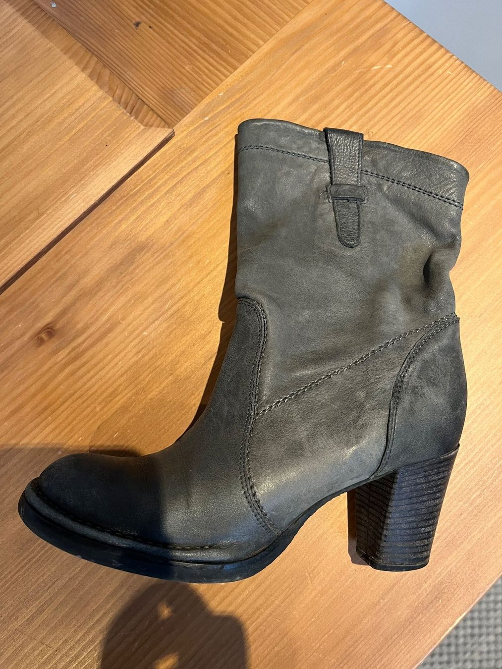 Damenschuhe: Graue Lederstiefeletten, Grösse 37 – Gebraucht aus Oberrohrdorf von Anuschka5