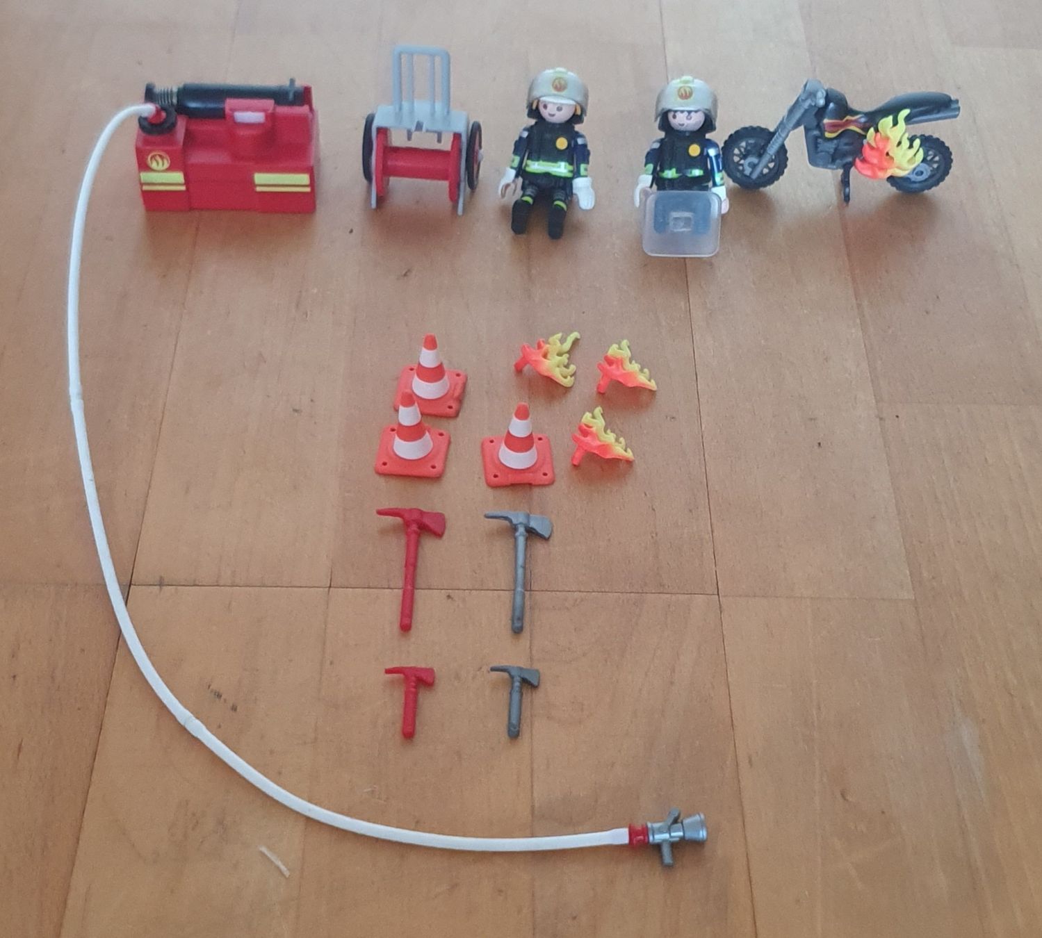 Playmobil Giocattoli: Playmobil Konvolut Sammlung Boot Seilbahn Polizei Eiswagen – Usato da Hünibach venduto da tommy_gunn 2